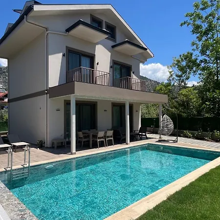 Exclusive Family In With Private Pool *